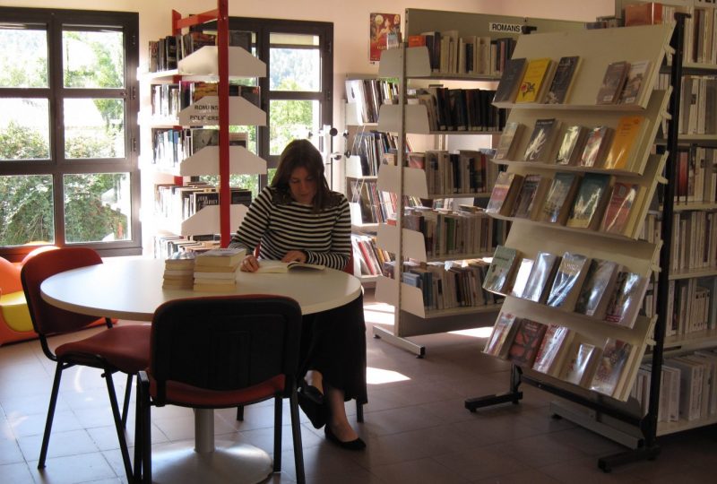 Municipal multi-media library à Montbrun-les-Bains - 0