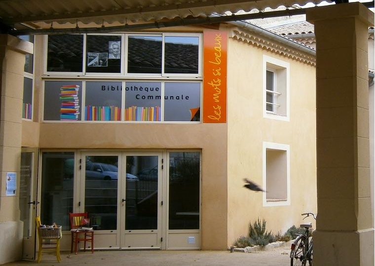 Gemeentelijke bibliotheek Les Mots si Beaux à Saint-Maurice-sur-Eygues - 0