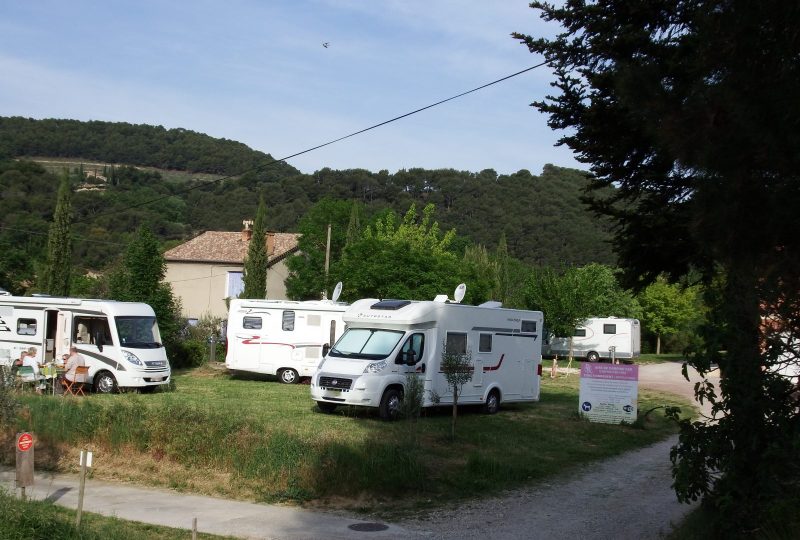 Aire Camping-Cars privée du Domaine Rocheville à Nyons - 2