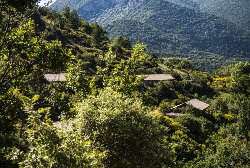 Domaine de la Done – Lodges à Montbrun-les-Bains - 0
